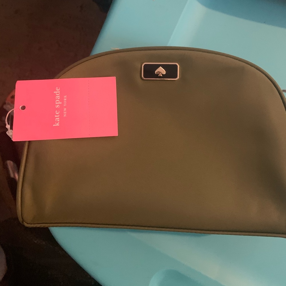 Army green Kate ♠️ makeup case.